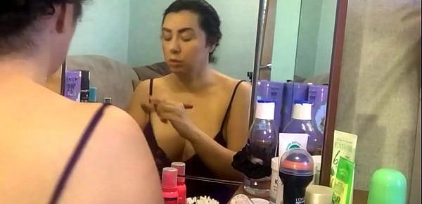  Great Amateur Professionally Painted in the Mirror and Gently Massages Big Tits